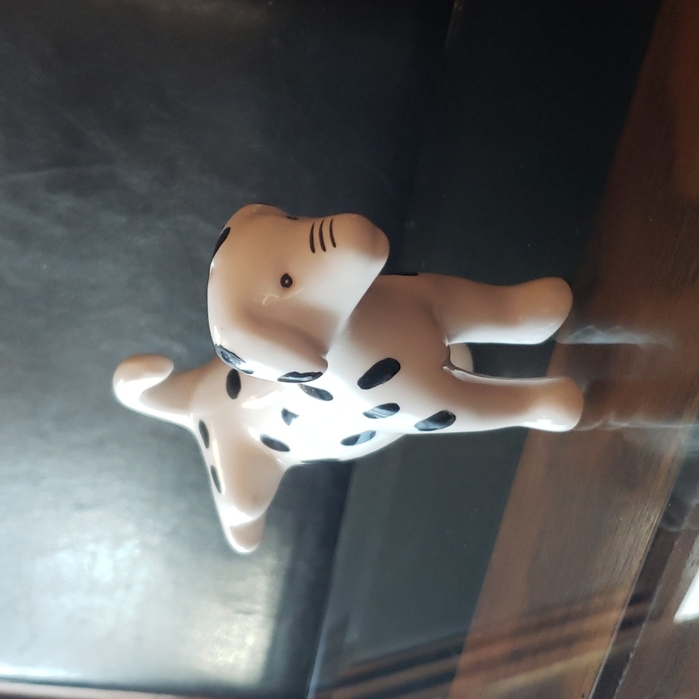 Pee Dalmation puppy salt or pepper shaker. - Picture 12 of 15